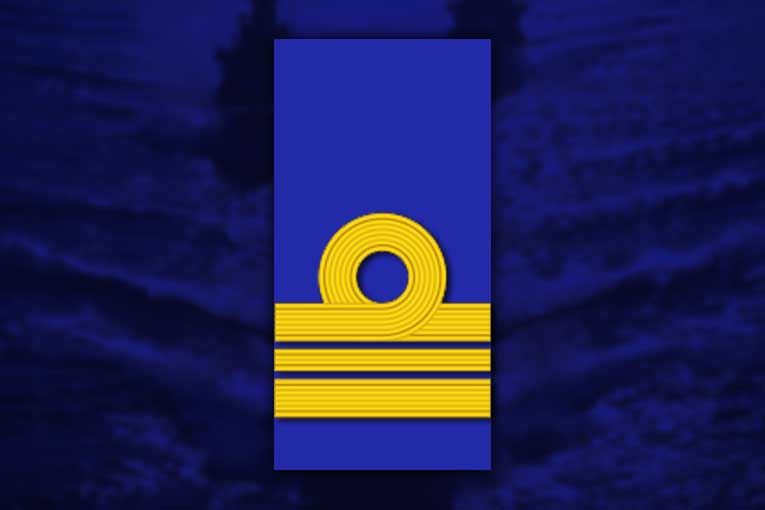 royal navy ranks lieutenant commander