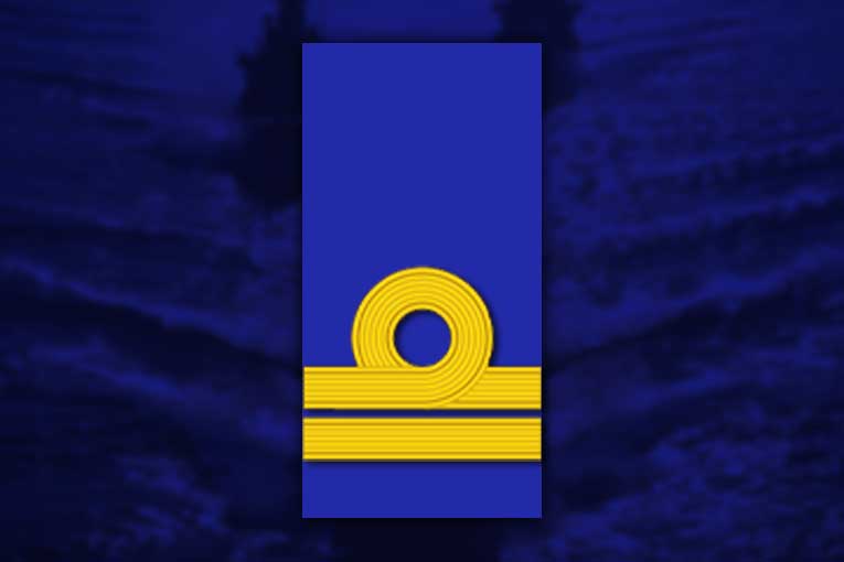 royal navy ranks lieutenant