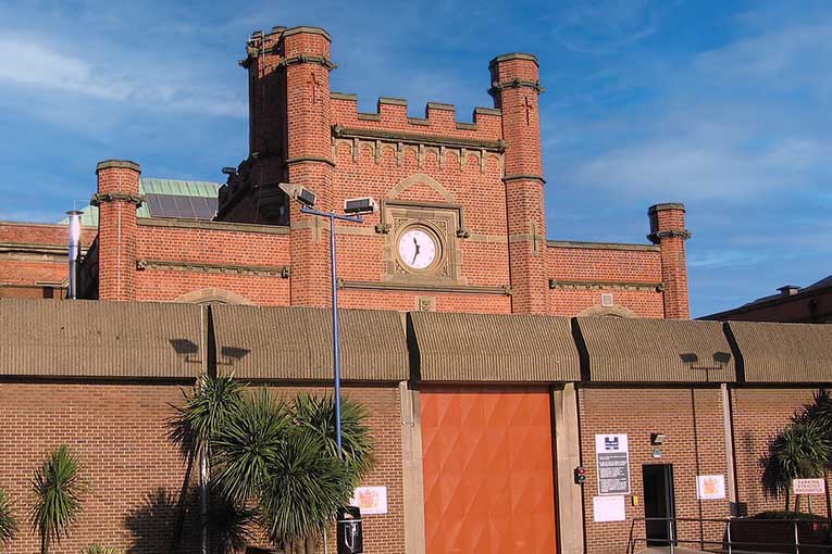 overcrowded prisons hull