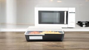 Reusable food packaging enhanced by Chinook RFID